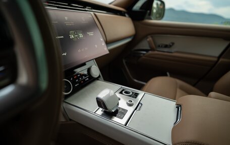 Land Rover Range Rover IV рестайлинг, 2022 год, 23 000 000 рублей, 7 фотография