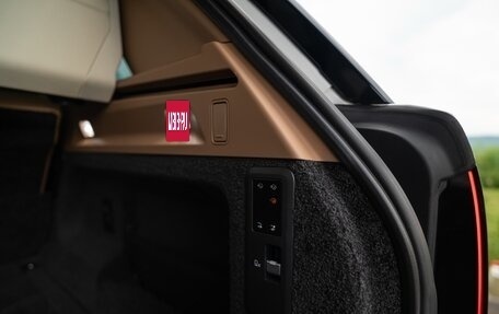 Land Rover Range Rover IV рестайлинг, 2022 год, 23 000 000 рублей, 11 фотография