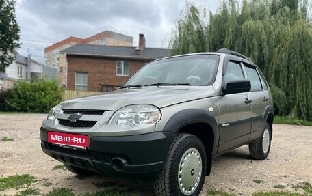 Chevrolet Niva I рестайлинг, 2016 год, 545 000 рублей, 2 фотография