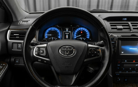 Toyota Camry, 2017 год, 2 400 000 рублей, 10 фотография