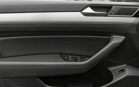Volkswagen Passat B8 рестайлинг, 2015 год, 1 750 000 рублей, 15 фотография