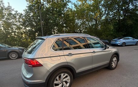 Volkswagen Tiguan II, 2021 год, 2 750 000 рублей, 2 фотография