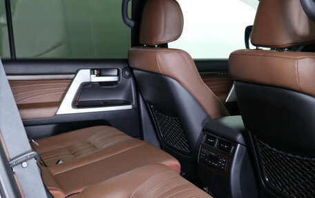 Toyota Land Cruiser 200, 2019 год, 9 900 000 рублей, 12 фотография