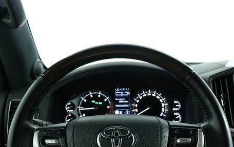 Toyota Land Cruiser 200, 2019 год, 9 900 000 рублей, 21 фотография