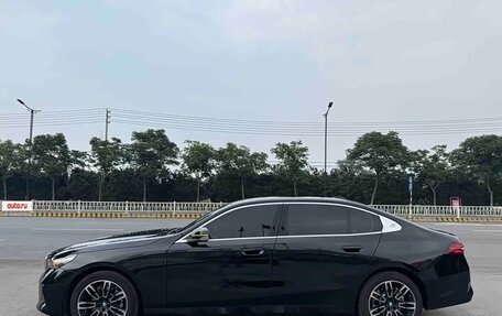 BMW 5 серия, 2026 год, 5 800 000 рублей, 5 фотография