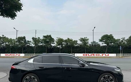 BMW 5 серия, 2026 год, 5 800 000 рублей, 8 фотография