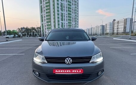 Volkswagen Jetta VI, 2012 год, 1 150 000 рублей, 2 фотография