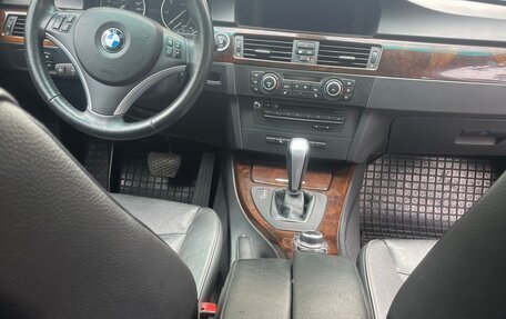 BMW 3 серия, 2011 год, 950 000 рублей, 12 фотография
