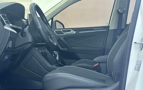 Volkswagen Tiguan II, 2023 год, 2 083 000 рублей, 6 фотография