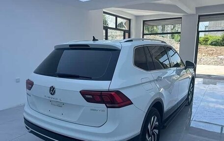 Volkswagen Tiguan II, 2023 год, 2 083 000 рублей, 4 фотография
