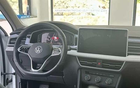 Volkswagen Tiguan II, 2023 год, 2 083 000 рублей, 12 фотография