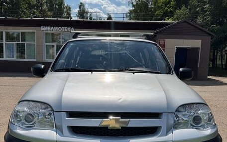 Chevrolet Niva I рестайлинг, 2012 год, 470 000 рублей, 3 фотография