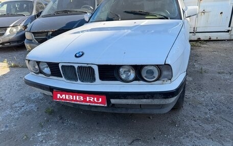 BMW 5 серия, 1990 год, 155 000 рублей, 1 фотография
