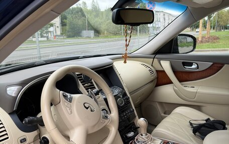 Infiniti QX70, 2014 год, 2 950 000 рублей, 3 фотография