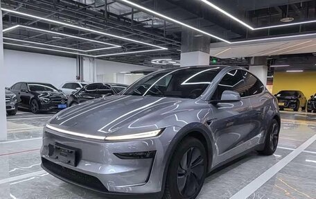 Tesla Model Y I, 2025 год, 7 700 000 рублей, 1 фотография