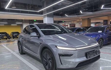 Tesla Model Y I, 2025 год, 7 700 000 рублей, 2 фотография
