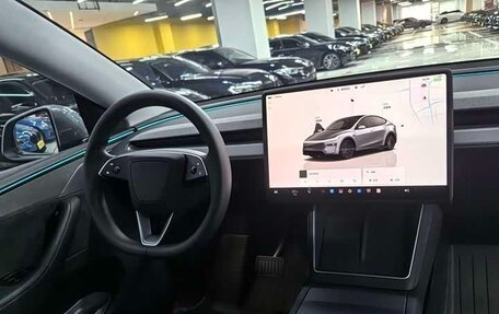 Tesla Model Y I, 2025 год, 7 700 000 рублей, 8 фотография