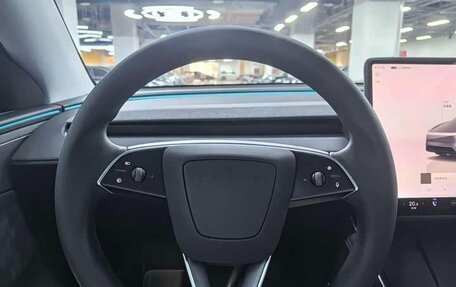 Tesla Model Y I, 2025 год, 7 700 000 рублей, 17 фотография