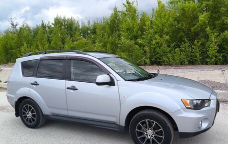 Mitsubishi Outlander III рестайлинг 3, 2010 год, 845 000 рублей, 1 фотография