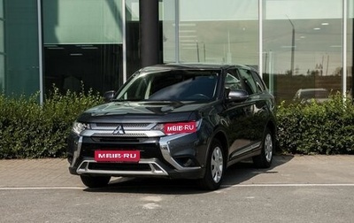 Mitsubishi Outlander III рестайлинг 3, 2018 год, 1 999 000 рублей, 1 фотография