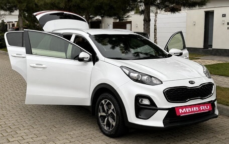 KIA Sportage IV рестайлинг, 2019 год, 2 000 000 рублей, 2 фотография