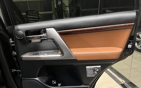 Toyota Land Cruiser 200, 2015 год, 3 800 000 рублей, 20 фотография