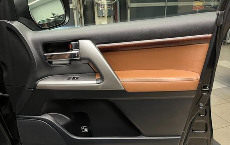 Toyota Land Cruiser 200, 2015 год, 3 800 000 рублей, 23 фотография