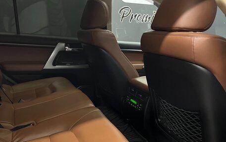 Toyota Land Cruiser 200, 2015 год, 3 800 000 рублей, 21 фотография