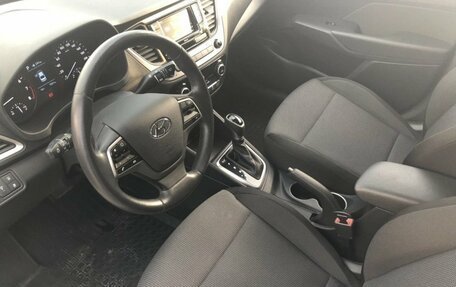 Hyundai Solaris II рестайлинг, 2017 год, 740 000 рублей, 5 фотография