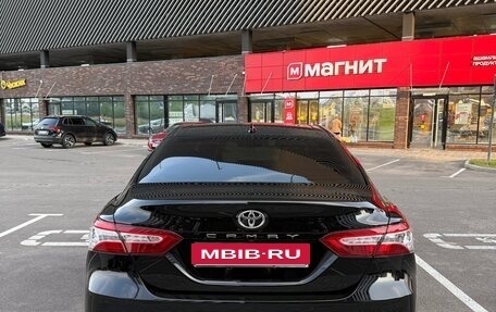 Toyota Camry, 2021 год, 3 650 000 рублей, 6 фотография