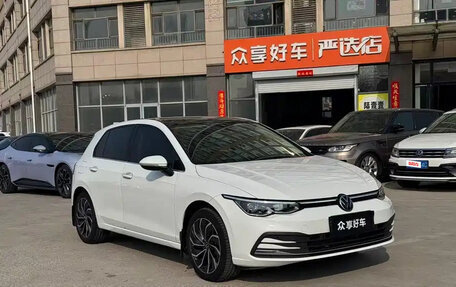 Volkswagen Golf VIII, 2022 год, 1 663 000 рублей, 2 фотография