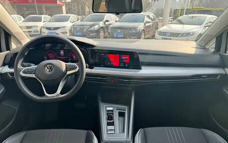 Volkswagen Golf VIII, 2022 год, 1 663 000 рублей, 5 фотография
