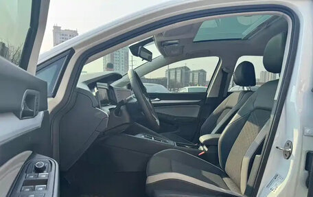 Volkswagen Golf VIII, 2022 год, 1 663 000 рублей, 7 фотография