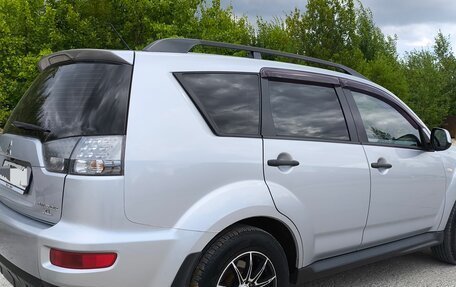 Mitsubishi Outlander III рестайлинг 3, 2010 год, 845 000 рублей, 3 фотография