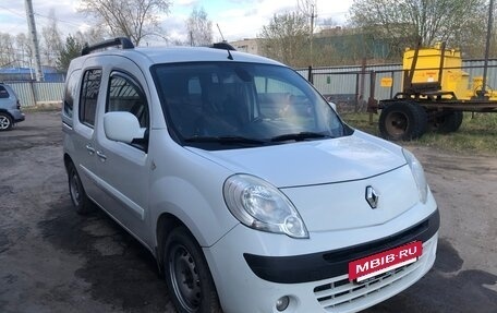 Renault Kangoo II рестайлинг, 2011 год, 750 000 рублей, 3 фотография