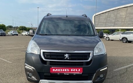 Peugeot Partner II рестайлинг 2, 2015 год, 1 130 000 рублей, 2 фотография