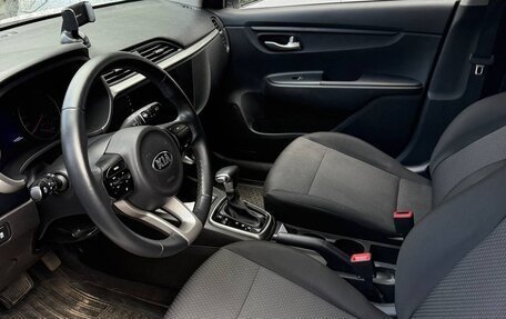KIA Rio IV, 2021 год, 1 650 000 рублей, 10 фотография