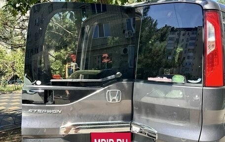 Honda Stepwgn IV, 2017 год, 1 450 000 рублей, 2 фотография