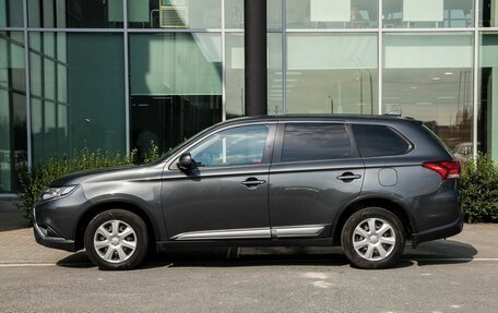 Mitsubishi Outlander III рестайлинг 3, 2018 год, 1 999 000 рублей, 7 фотография