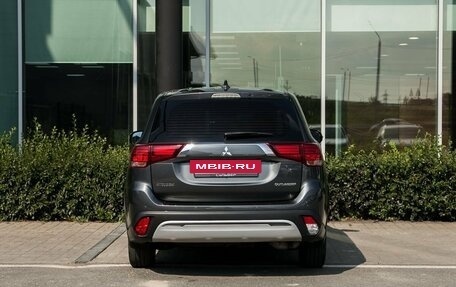 Mitsubishi Outlander III рестайлинг 3, 2018 год, 1 999 000 рублей, 4 фотография