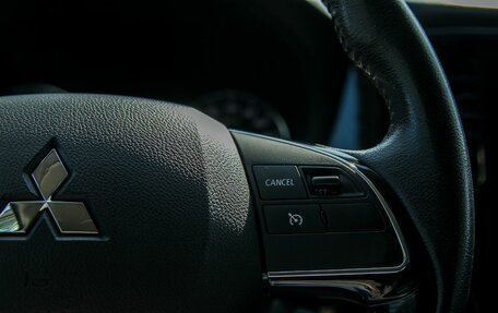 Mitsubishi Outlander III рестайлинг 3, 2018 год, 1 999 000 рублей, 18 фотография