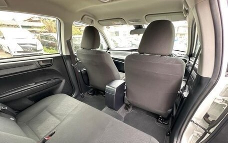 Toyota Corolla, 2019 год, 933 000 рублей, 17 фотография