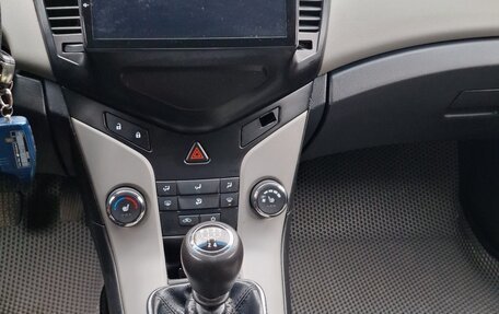 Chevrolet Cruze II, 2011 год, 600 000 рублей, 11 фотография