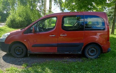 Peugeot Partner II рестайлинг 2, 2011 год, 550 000 рублей, 3 фотография