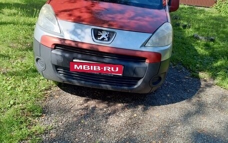 Peugeot Partner II рестайлинг 2, 2011 год, 550 000 рублей, 2 фотография