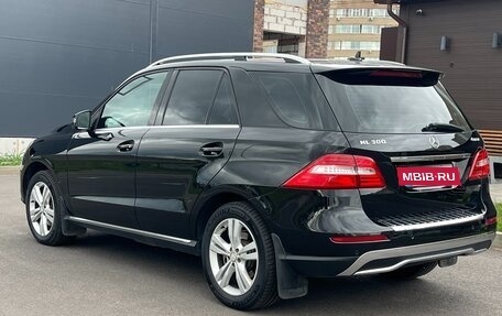 Mercedes-Benz M-Класс, 2014 год, 2 700 000 рублей, 4 фотография
