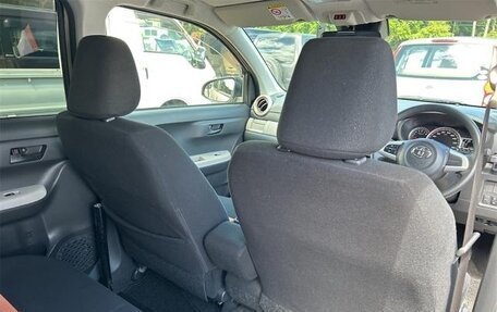 Toyota Passo III, 2022 год, 700 000 рублей, 18 фотография