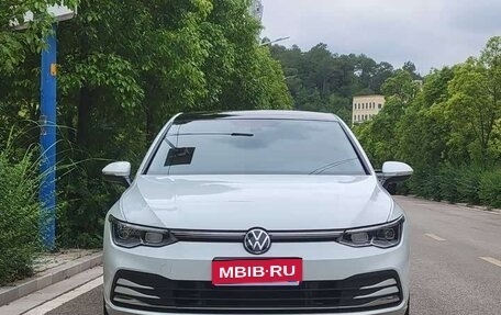 Volkswagen Golf VIII, 2023 год, 1 800 444 рублей, 1 фотография