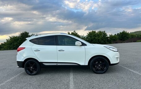 Hyundai Tucson III, 2012 год, 970 000 рублей, 2 фотография