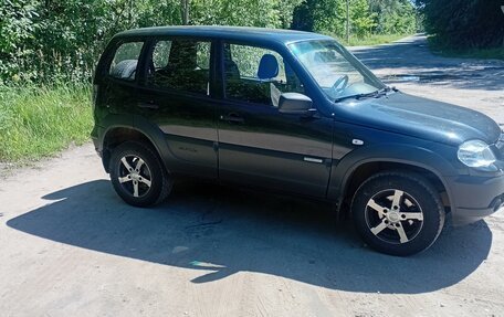 Chevrolet Niva I рестайлинг, 2013 год, 450 000 рублей, 2 фотография